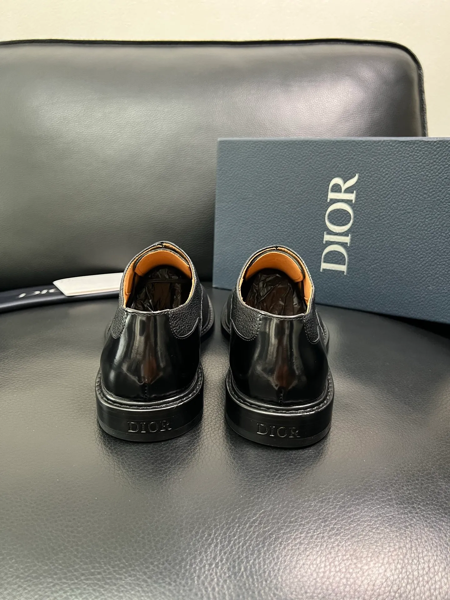 Men's shoes 💰940 Dior top purchasing agent, synchronized with Dior counters, original factory configuration, imported Italian cowhide, fully imported water-dyed cowhide lining, sole: original factory special supply, original sole super comfortable, original factory follow-up order 🔍🔍High quality, welcome to compare, code number 39-44 (can be ordered 38 45 46) 85868
